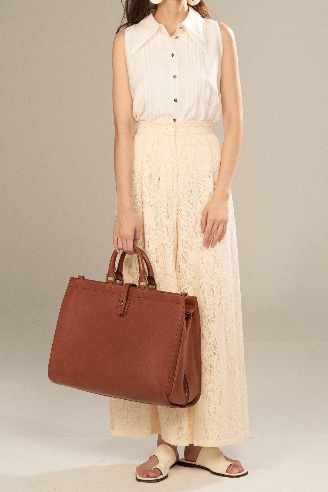 スリーブレスピンタックブラウス-White