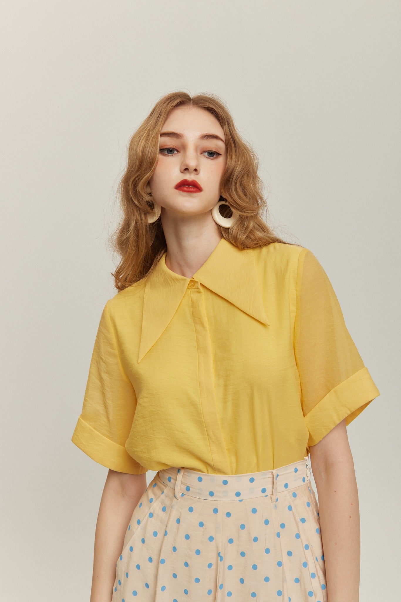 ポインテッドカラーロールアップシャツ-Yellow
