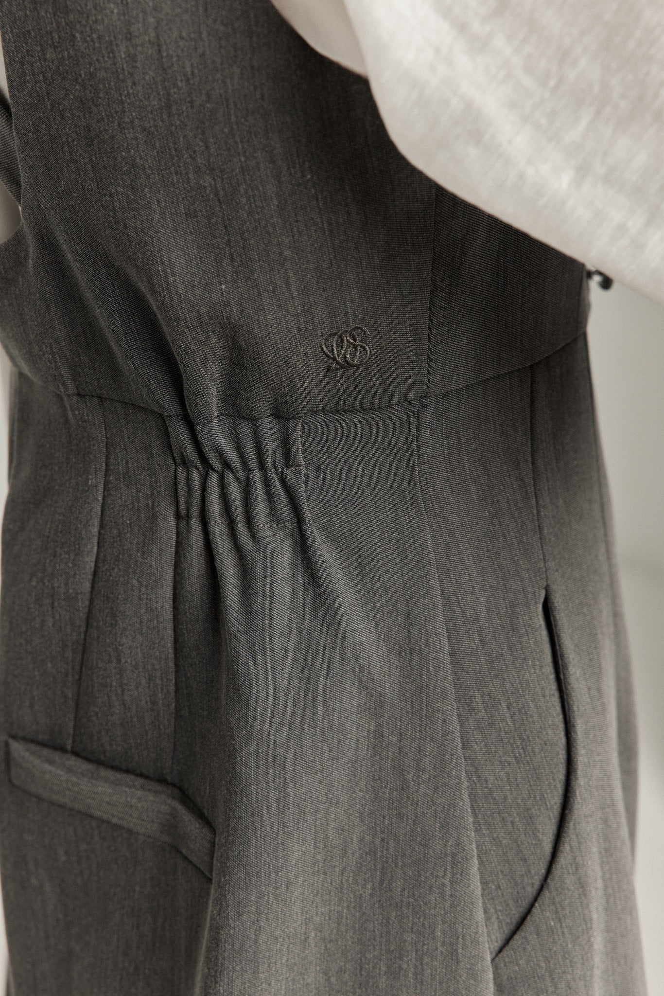 ハイウエストデザインバッククロスサロペット-Gray
