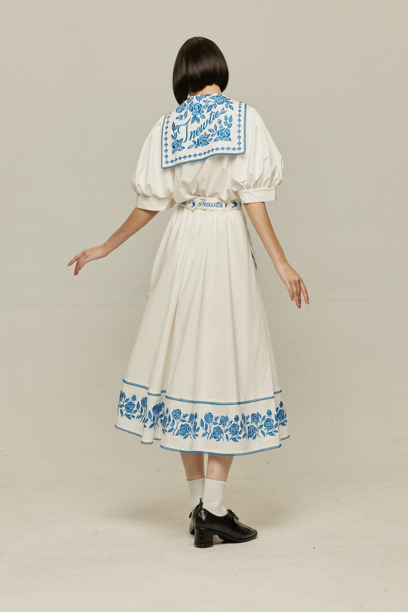 Soka Stroeエンブロイダリーハイウエストスカート-White