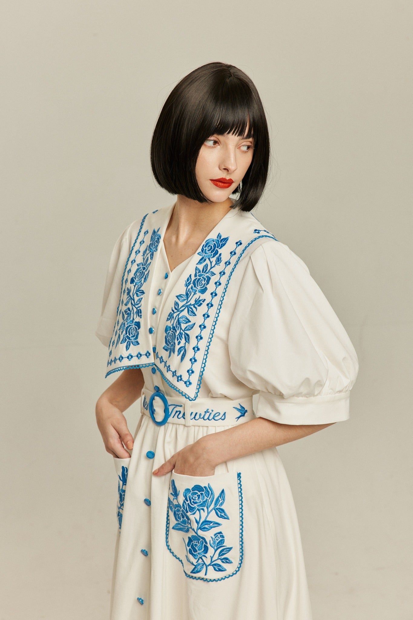 Soka Stroeエンブロイダリーハイウエストスカート-White