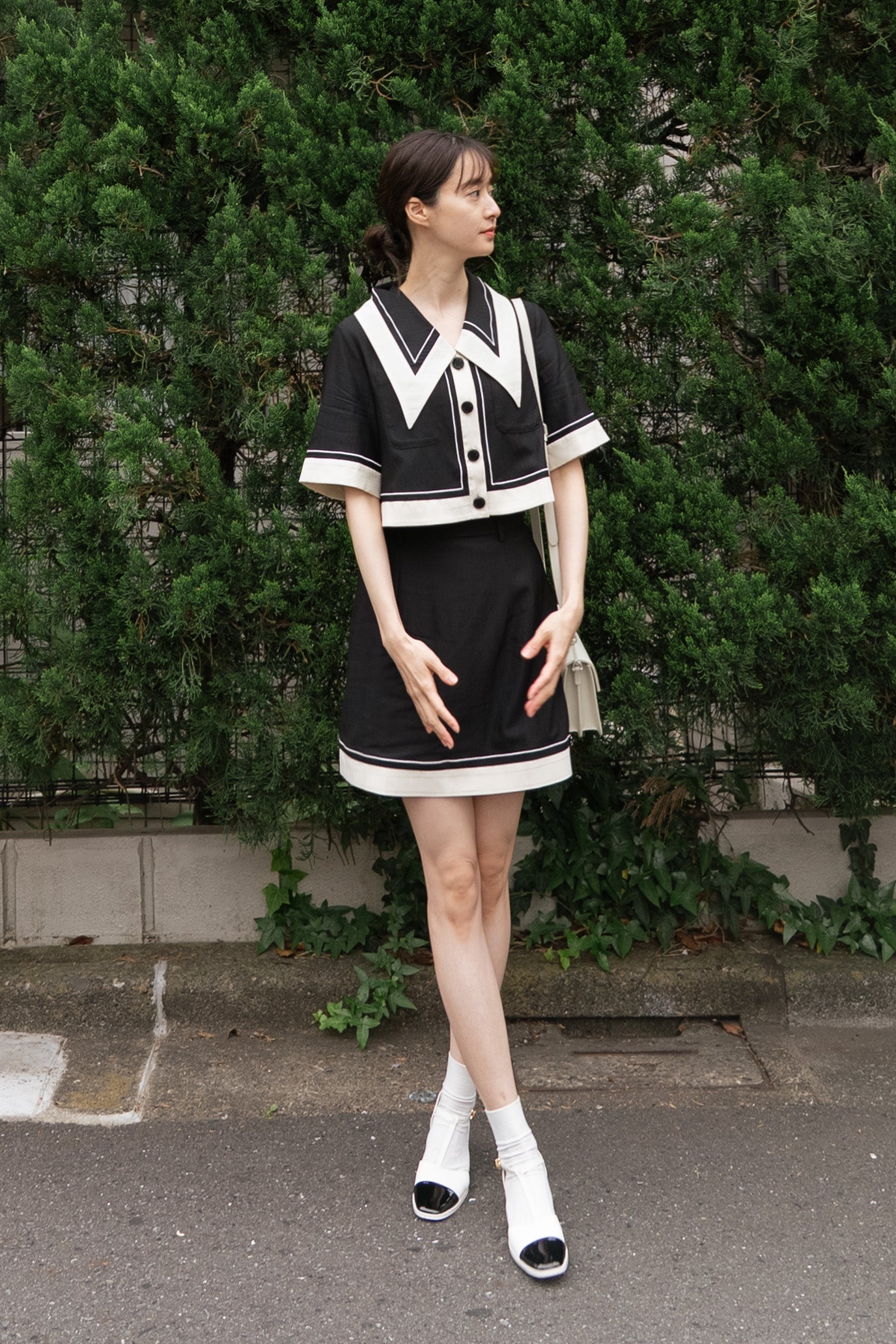ビッグカラーシンメトリーステッチトップス-Black
