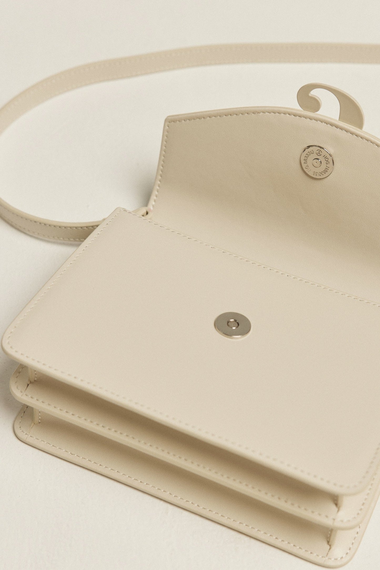 No.5本革ショルダーバッグ-White