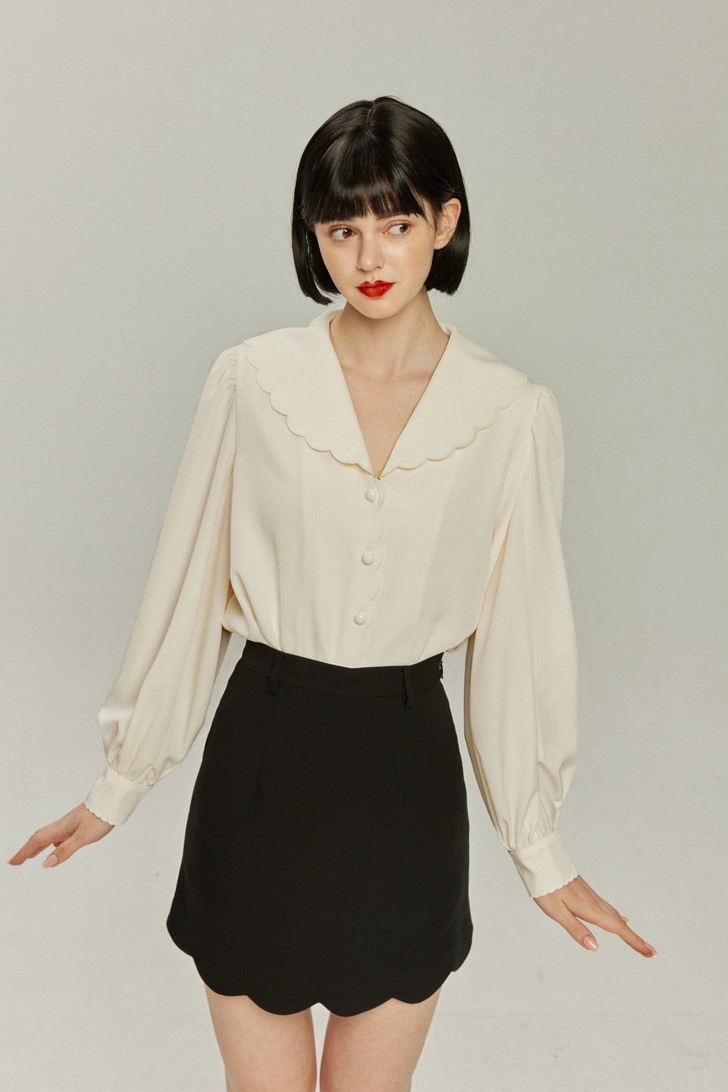 スカラップデザインビッグカラーブラウス-Ivory