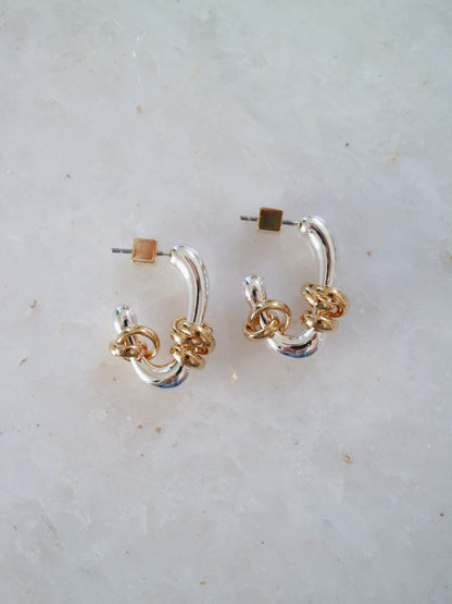 Flow coil ピアス
