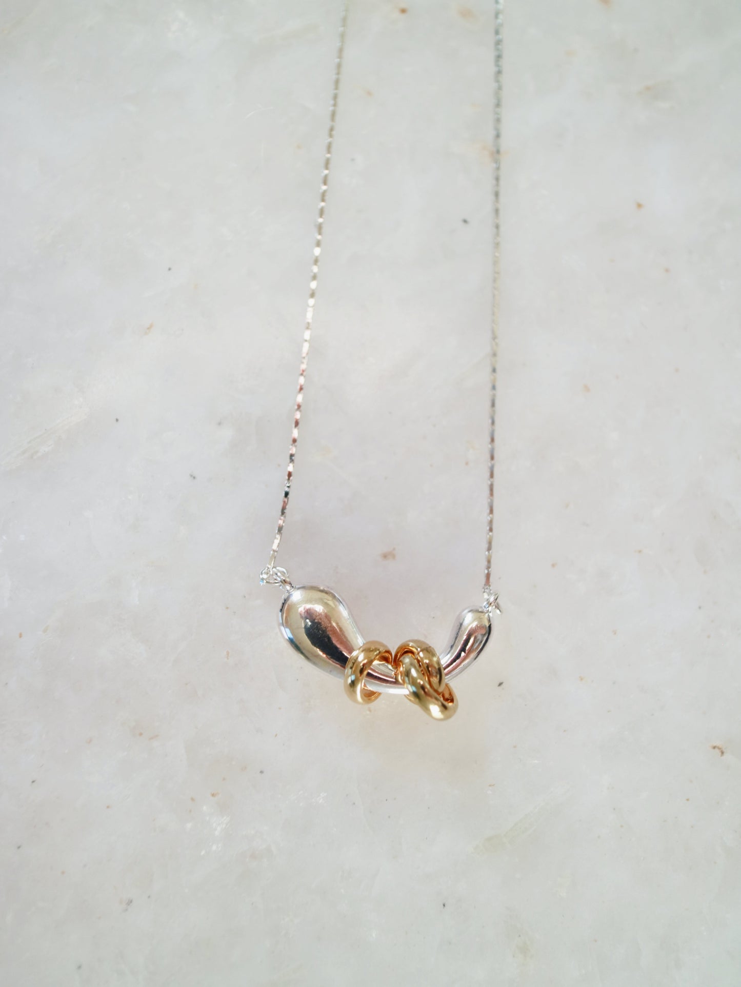 Flow coil ネックレス