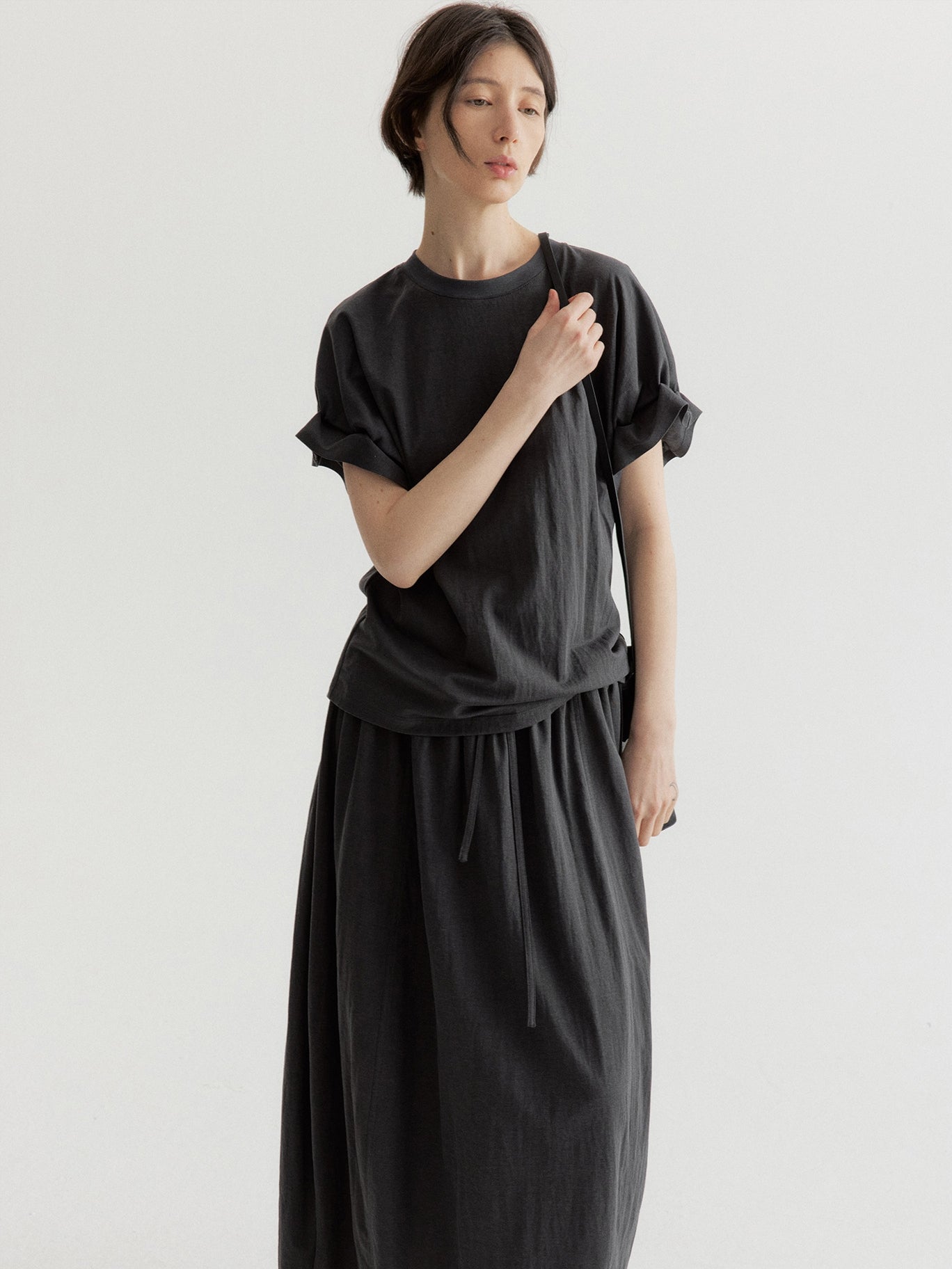 リネン混フリルスリーブドロップショルダーTシャツ