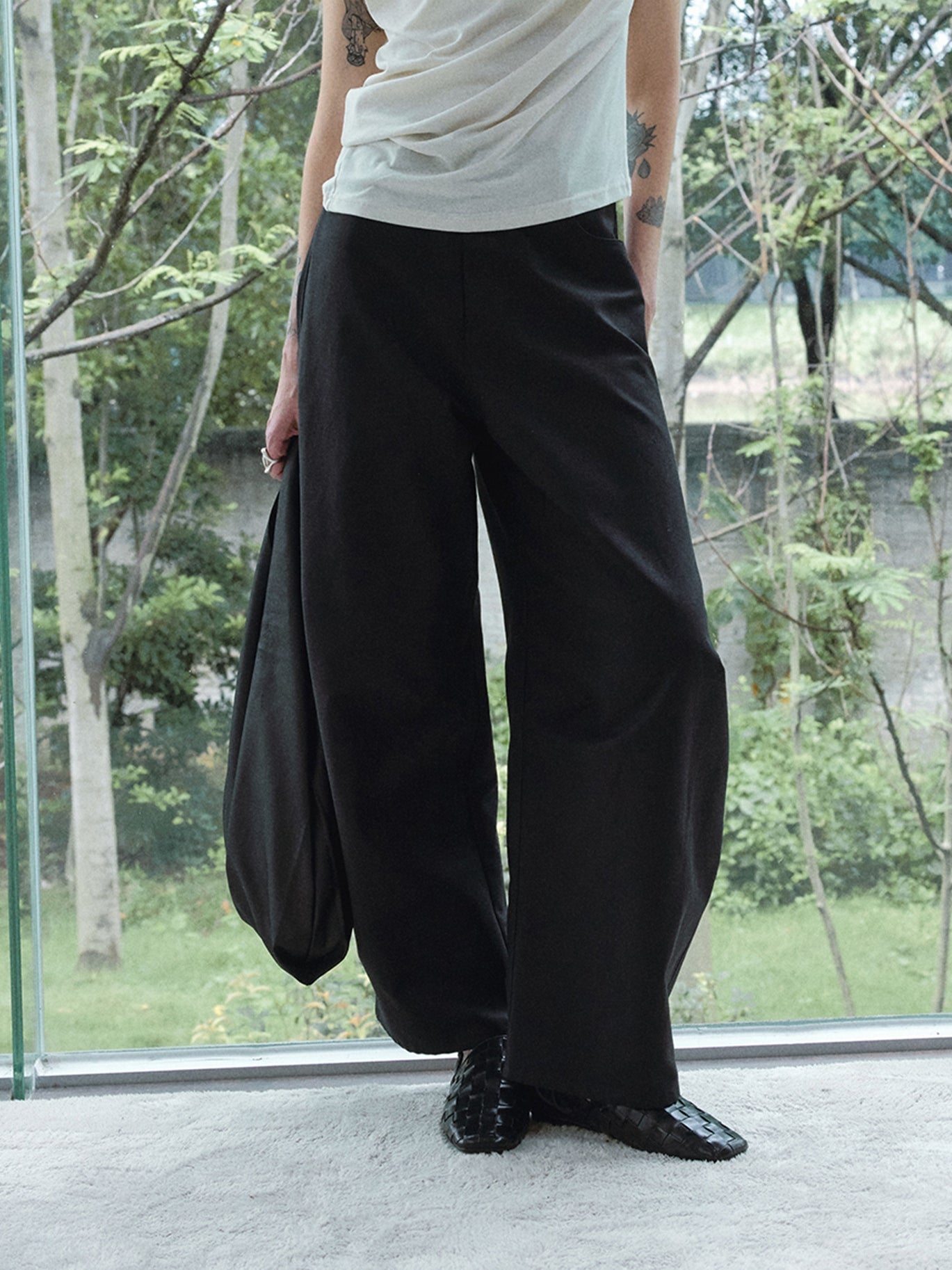 カーブシルエットワイドパンツ