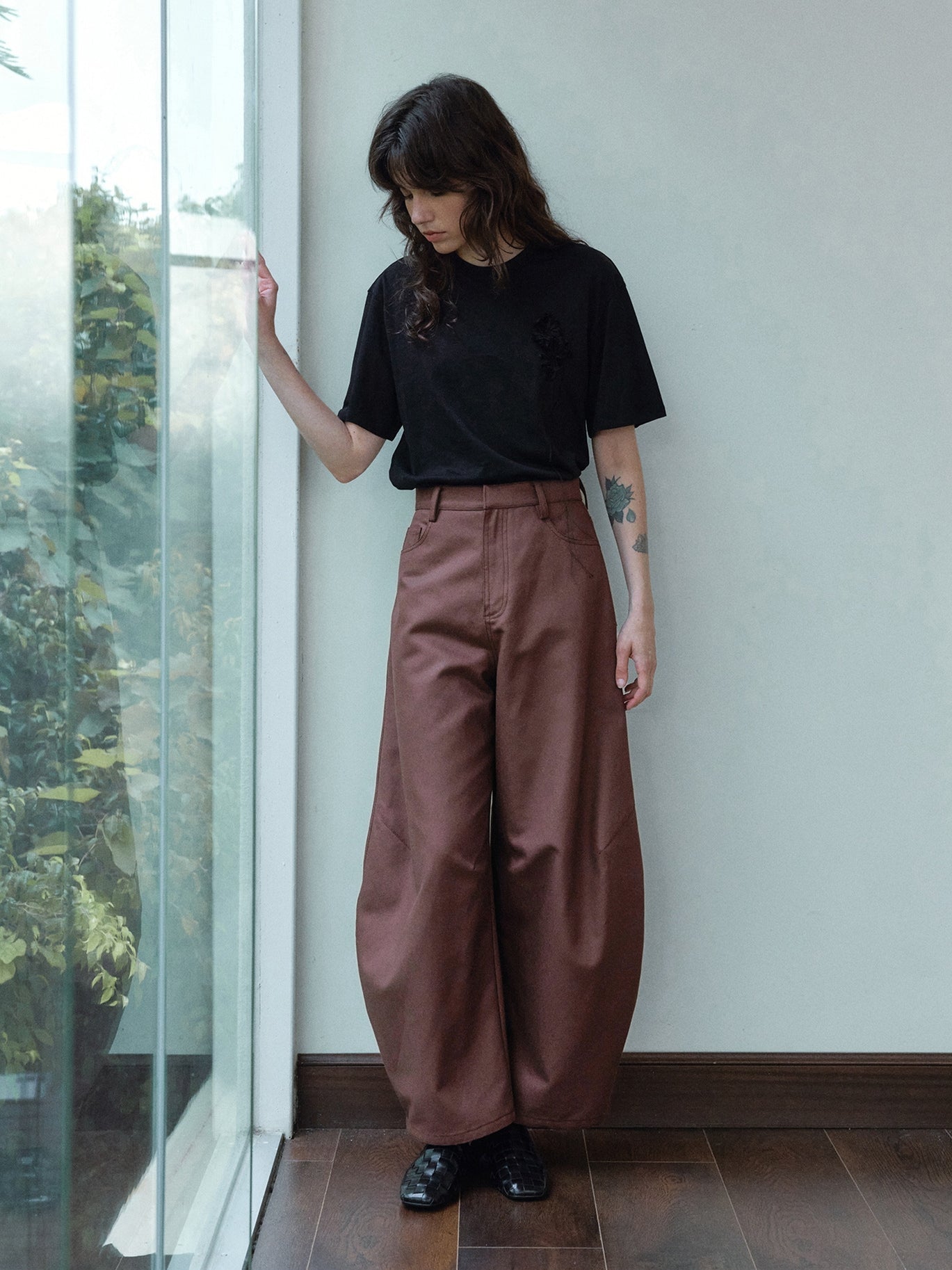 カーブシルエットワイドパンツ
