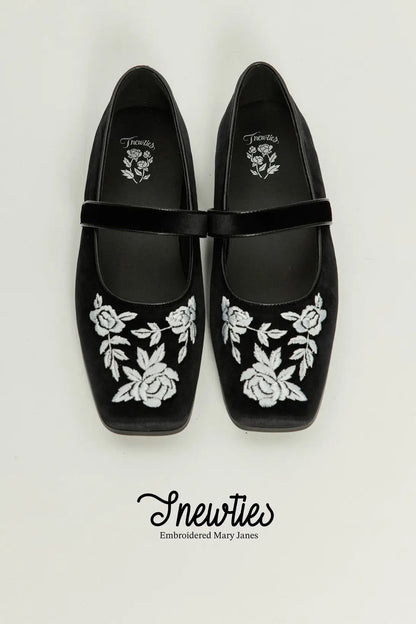 TNEWTIESオリジナル刺繍パンプス-Black