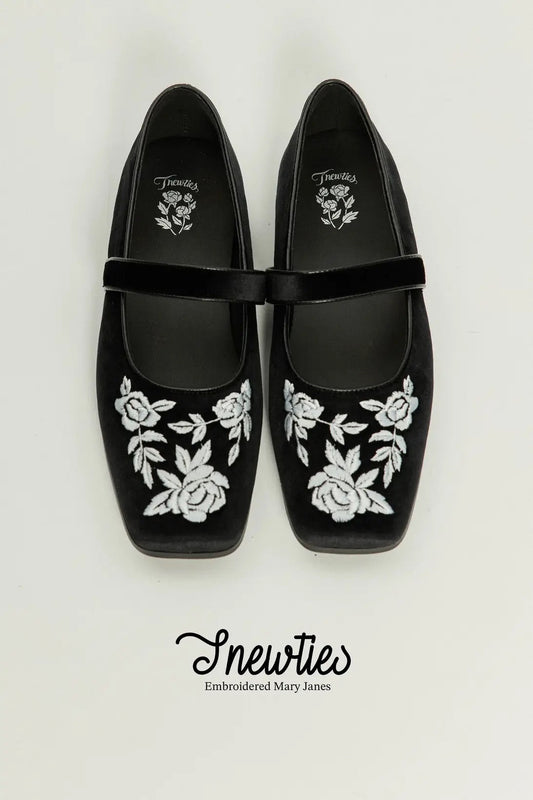 TNEWTIESオリジナル刺繍パンプス-Black